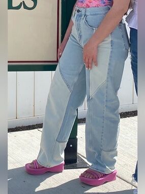 BDG Modern Boyfriend Multi Color jeans